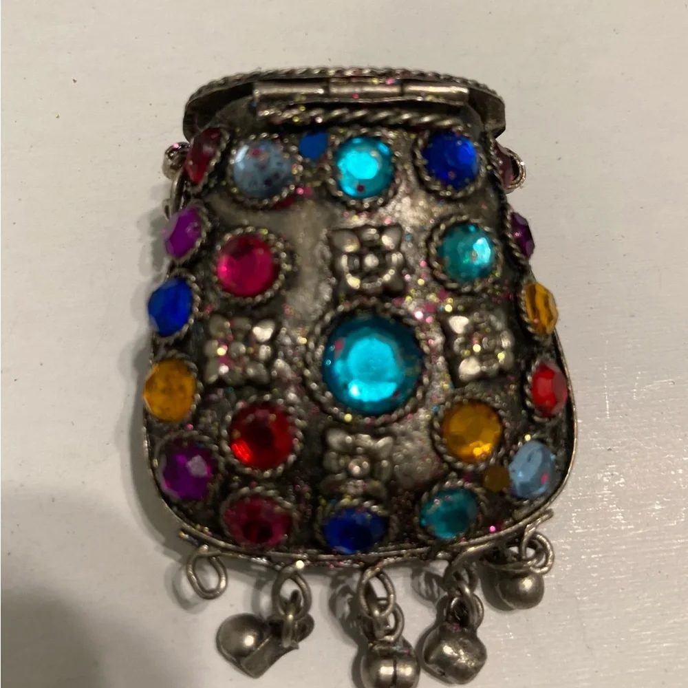 🔥HP🔥 VTG Small Sajai Metal Coin Purse With Stones Patina Missing one dangle
